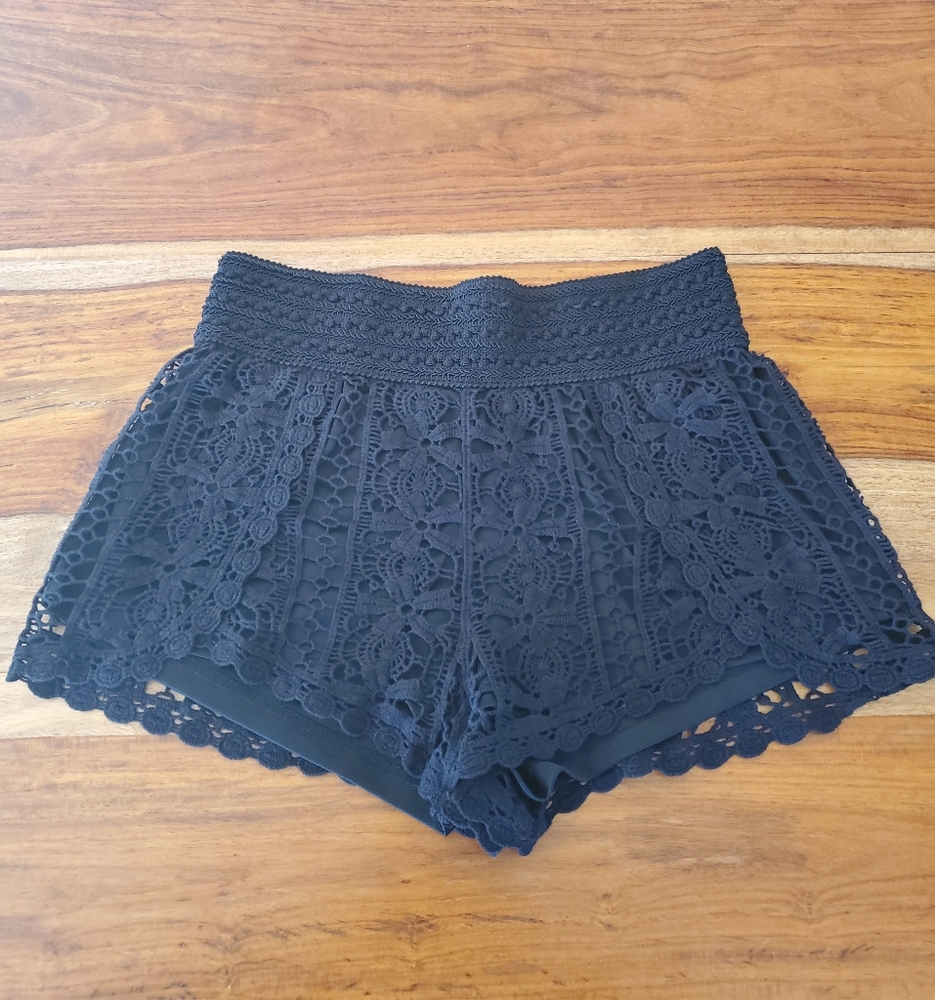 Full Tilt Black Lace Shorts SzS